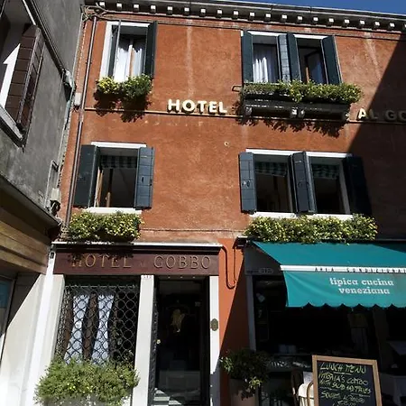 Al Gobbo Otel *