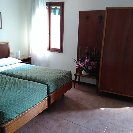 Al Gobbo Otel *