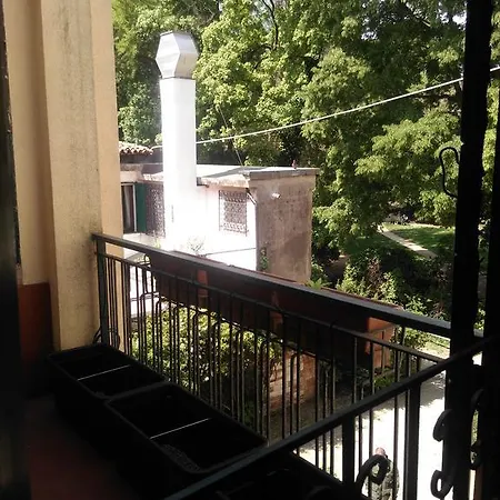 알베르고 알 고보 *