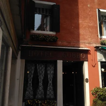 호텔 알베르고 알 고보 *