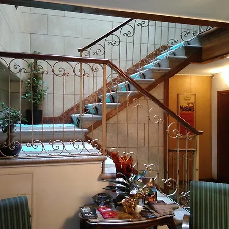 高保酒店 酒店 *